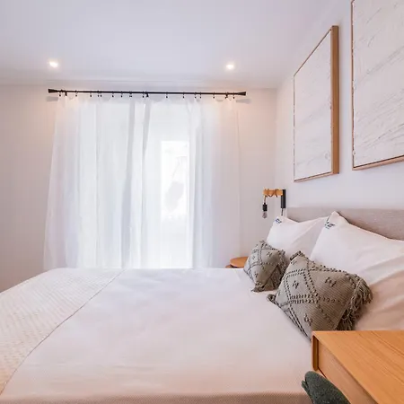 Carnot House Downtown *