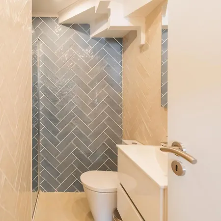 Carnot House Downtown * Setubal