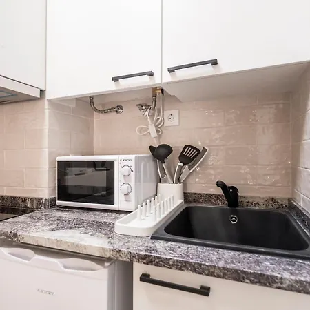 Carnot House Downtown *