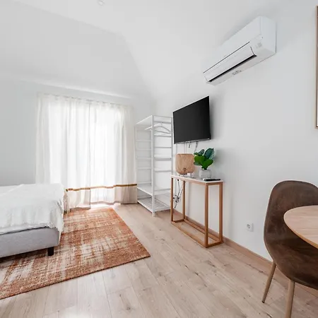 Carnot House Downtown *