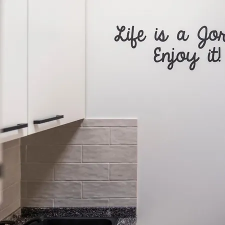 Carnot House Downtown *